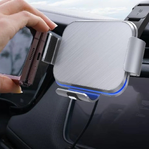 Podpora telefónu v aute – upevnenie a bezdrôtové nabíjanie integrované