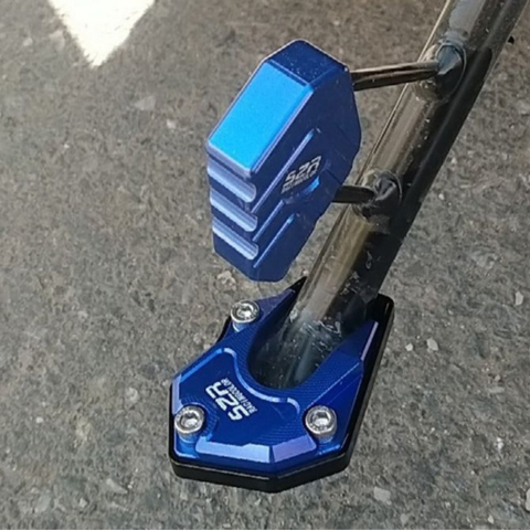 Support De Stationnement Pour Moto Et Trottinettes — Stable Et Pratique